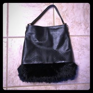 Beautiful leather purse 👜 with fur